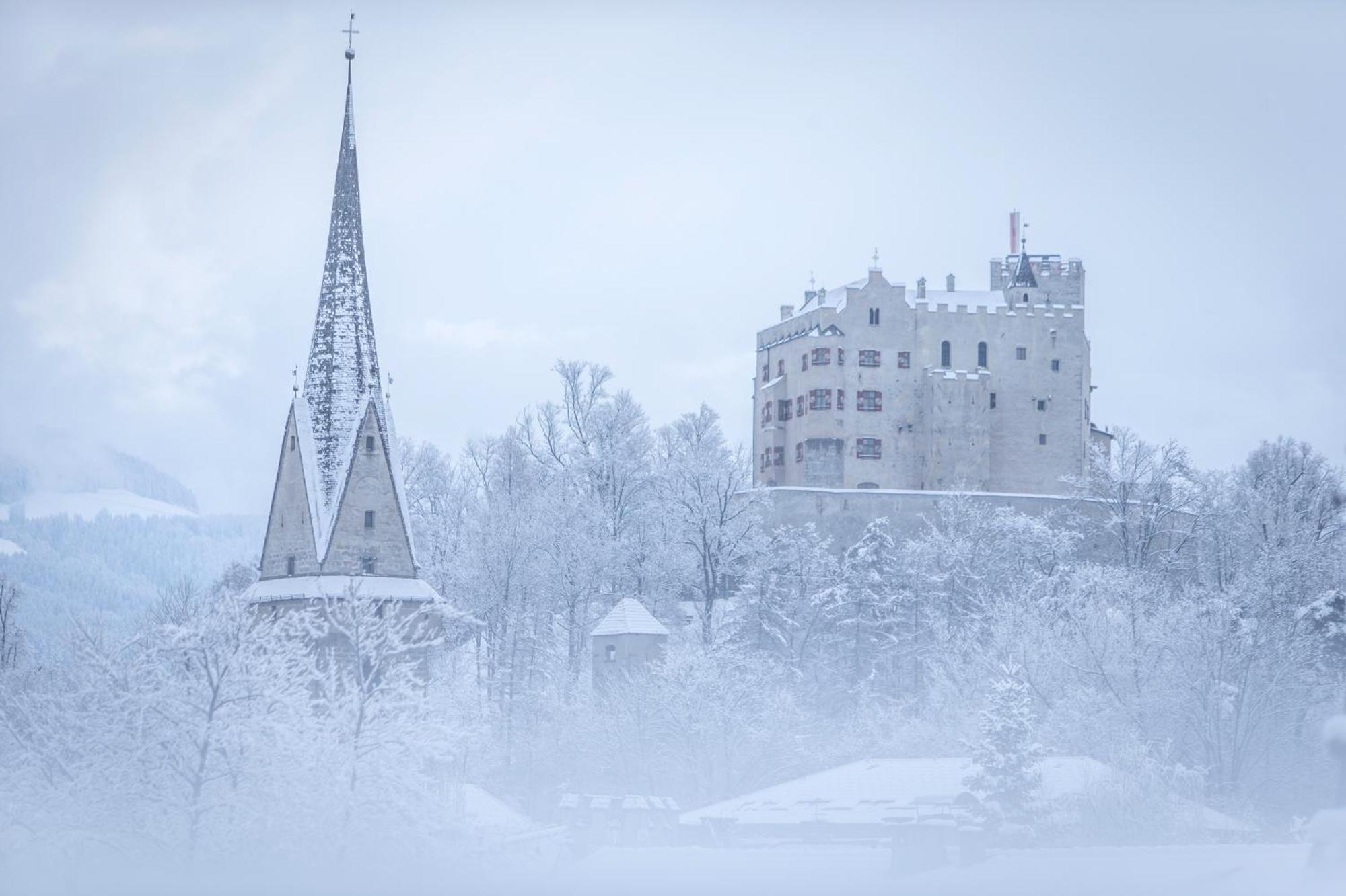 Hotel Post Alpine Cityflair Брунико Екстериор снимка